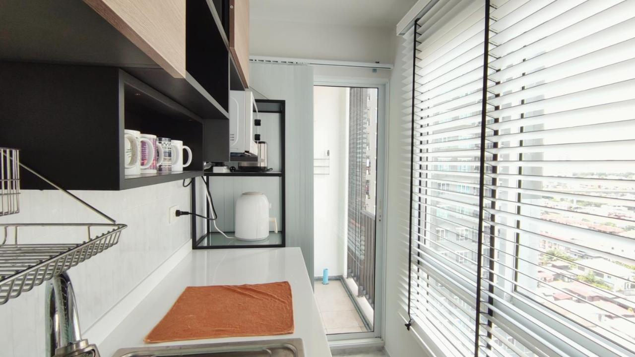 Apartment Cozy 1-bedroom Close To Mrt Near Jj Market Bangkok