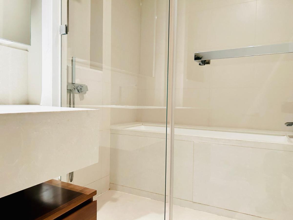 The River Luxury Two Bedrooms Apartemen Bangkok