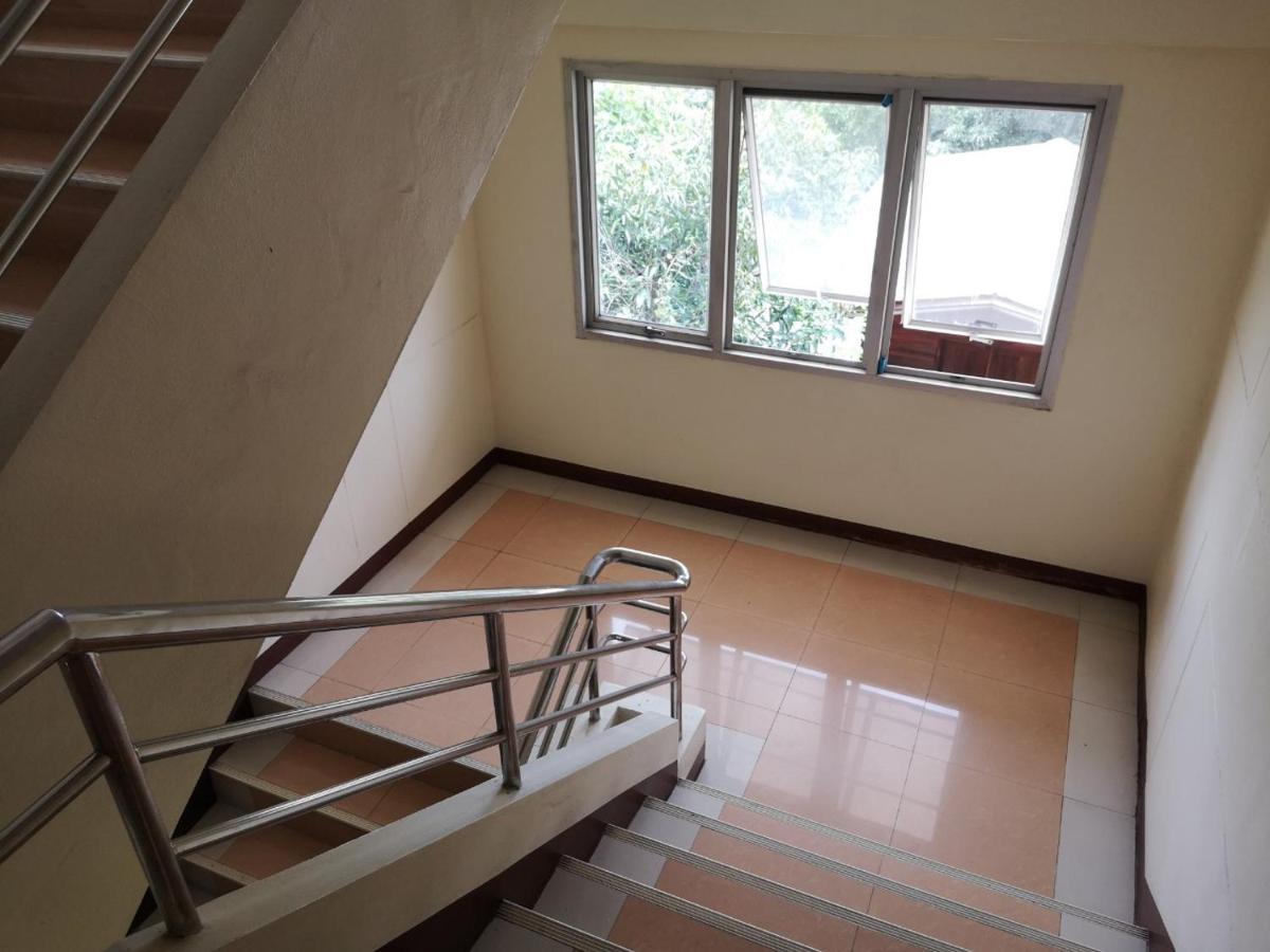 Apartment Noppakorn Mansion อพาร์ทเม้นท์ นพกรณ์ แมนชั่น *