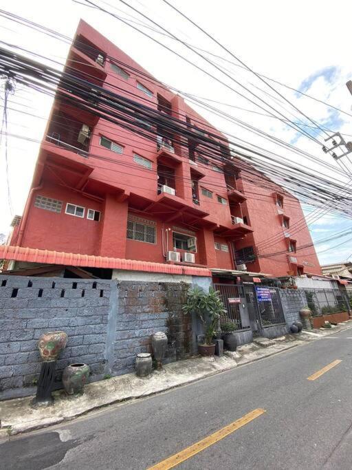 Apartment Ratanawong Place 823