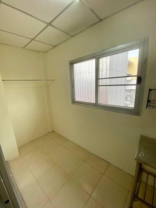Ratanawong Place 523 Bangkok