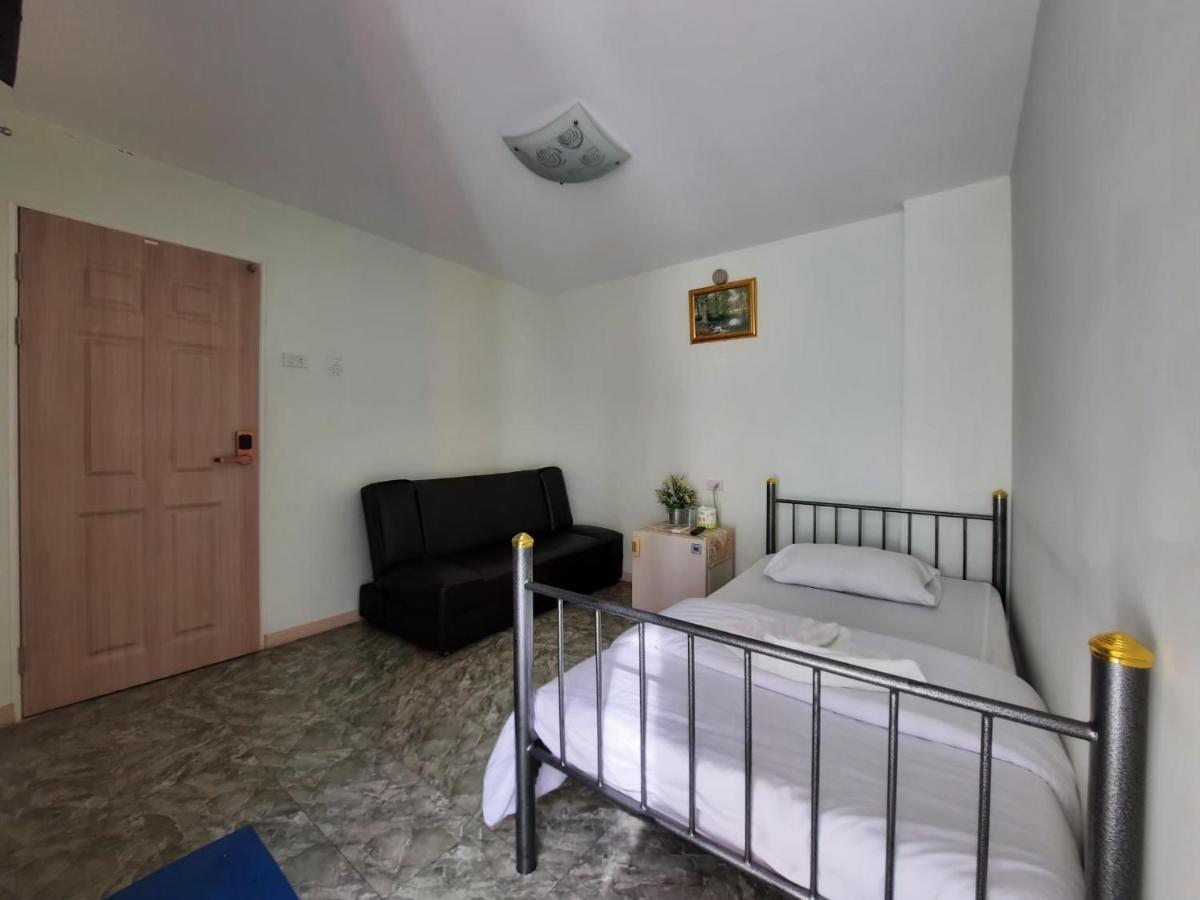 Hotel Sp Park Thaphra
