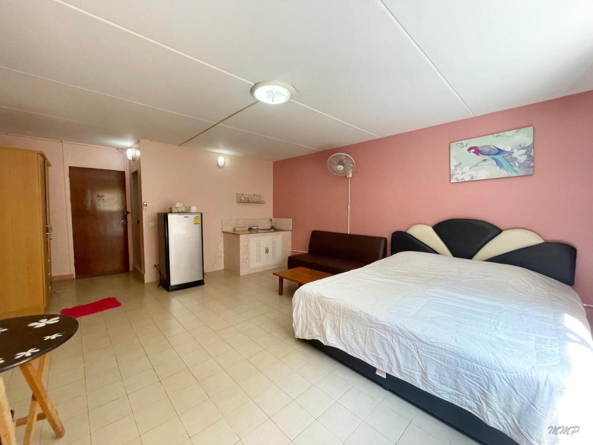 Popular Muang Thong Thani Near Impact Apartment *