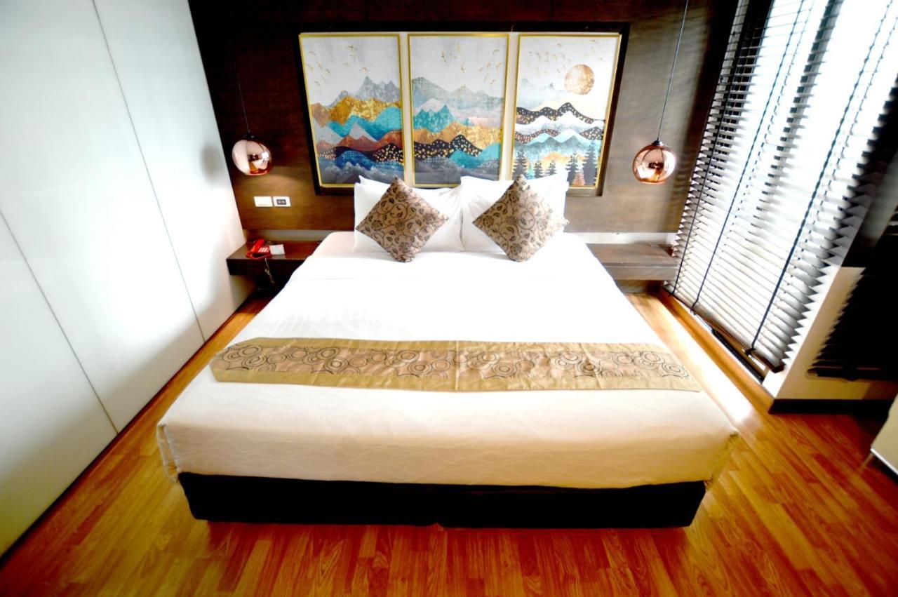 I Silom 4*