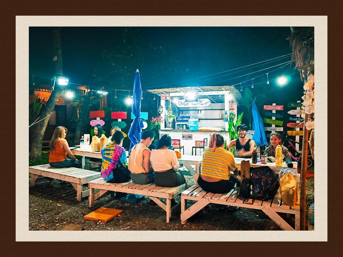 Hostel Do Dee Cafe *