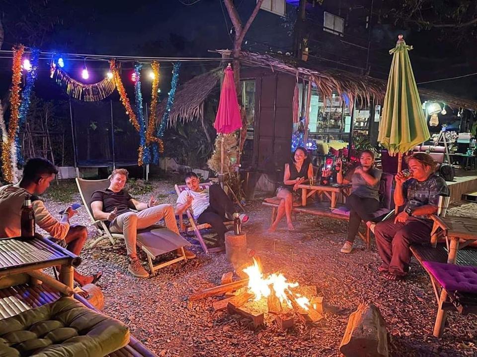 Hostel Do Dee Cafe