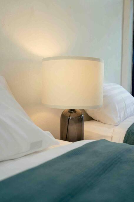 Townhome W/ Workstation-2mins To Food-fun-metro Vakantiehuis Bangkok