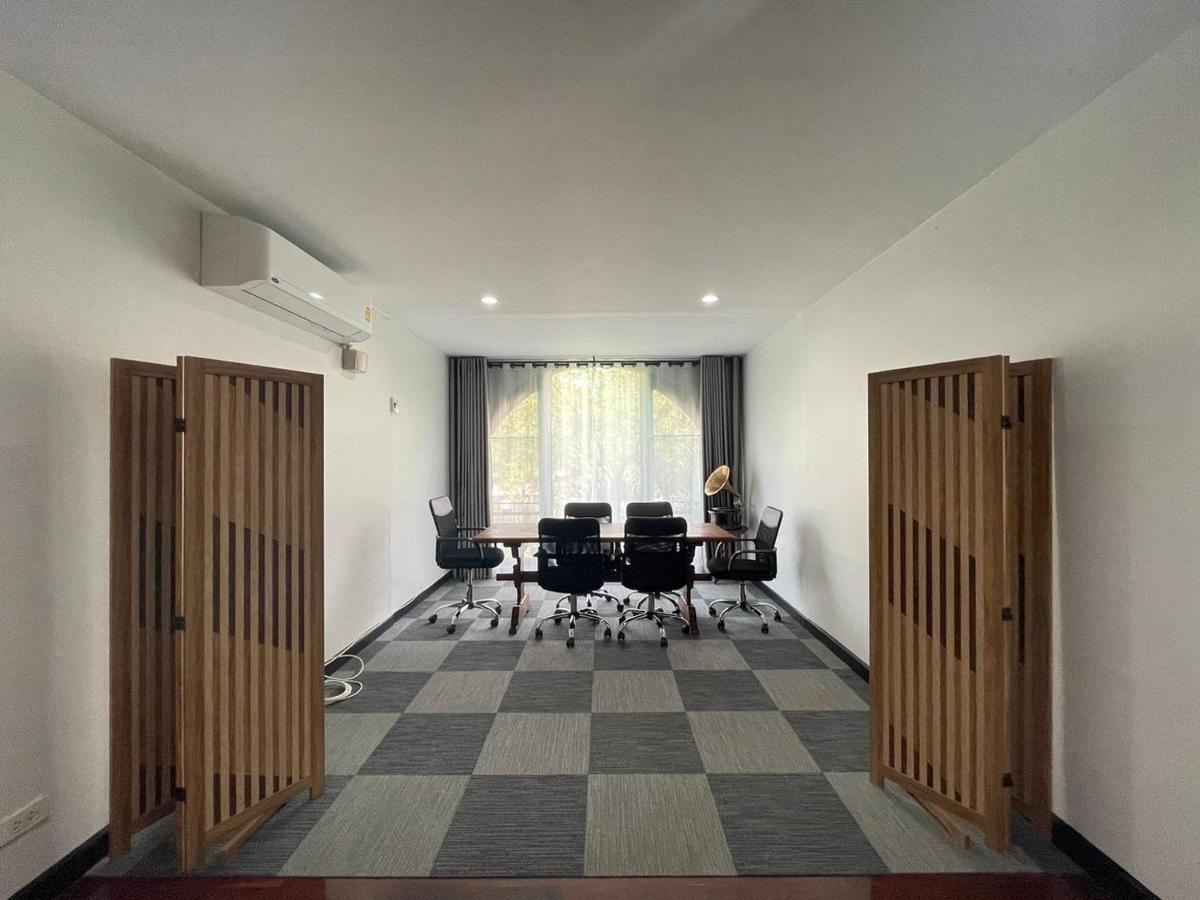 Airy Vila