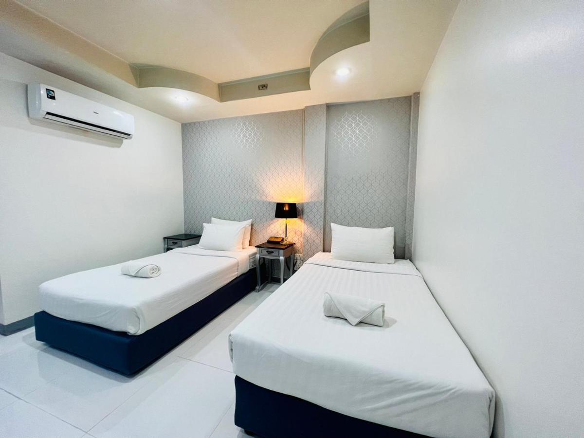 Hotel Bed By Tha-Pra Sha Plus 2*
