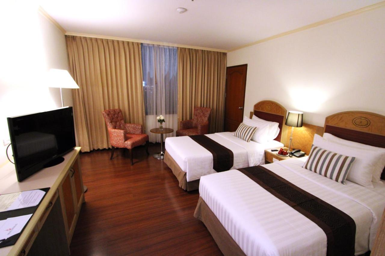 Grand Tower Rama 6 Hotel 4*