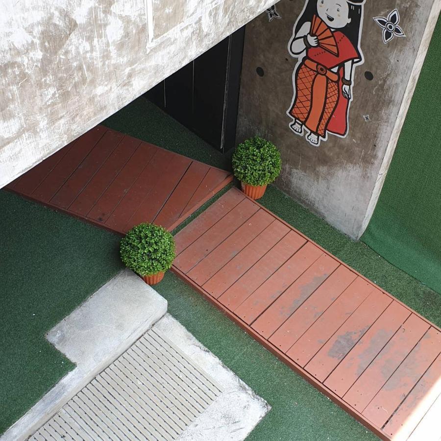 Hotel V30 Sukhumvit 3*