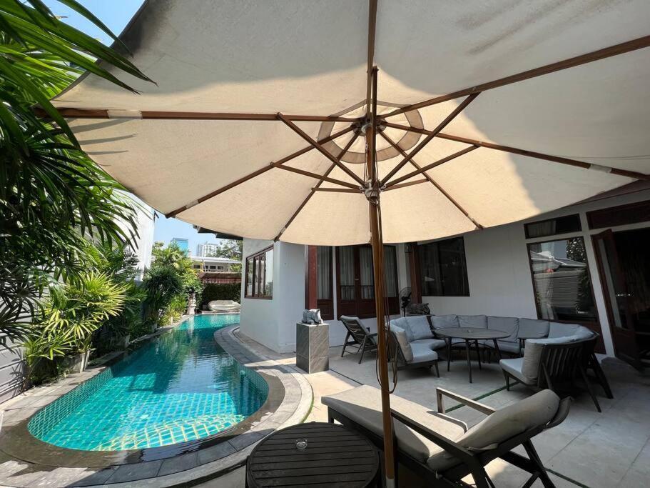 Thong Lo Private Pool In The Center Of * Bangkok