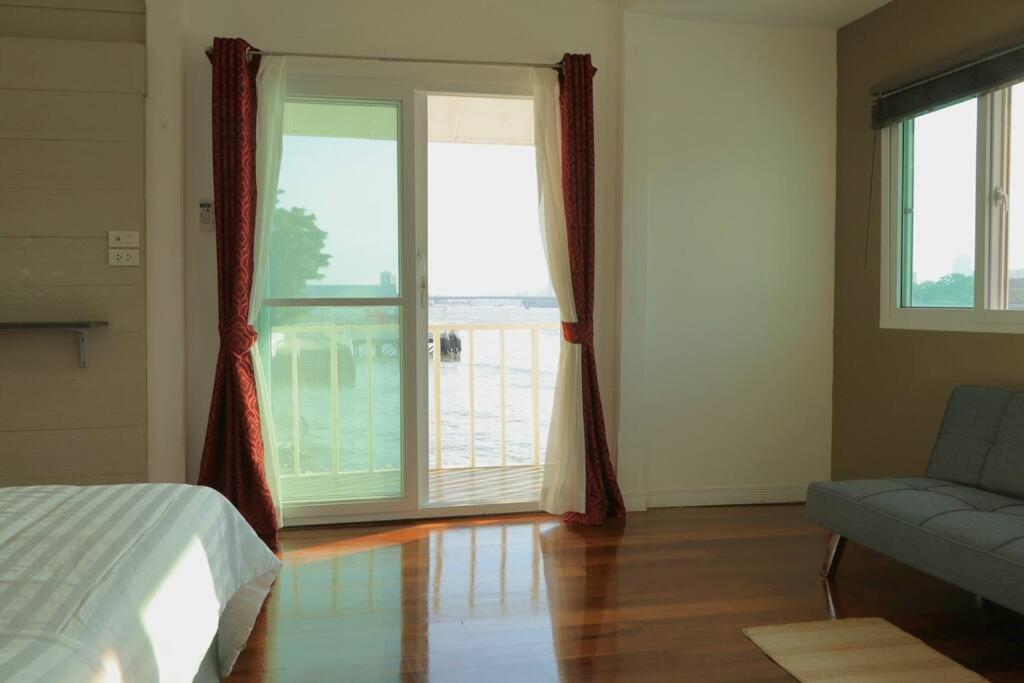 Vakantiehuis Riverfront House/chao Phraya River/baan Rimphraya Bangkok