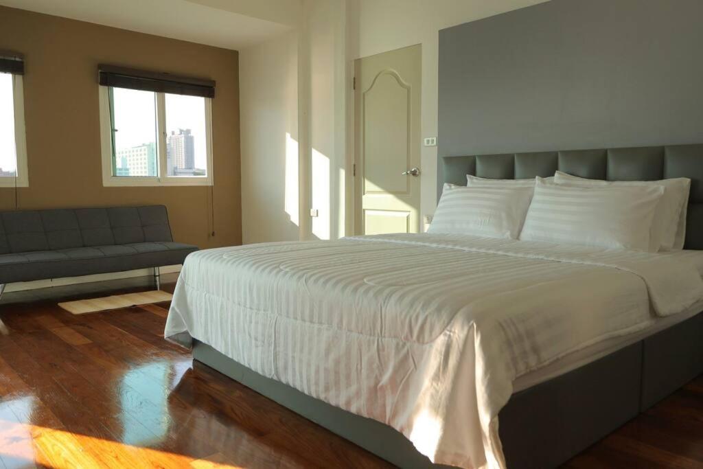Riverfront House/chao Phraya River/baan Rimphraya Vakantiehuis Bangkok