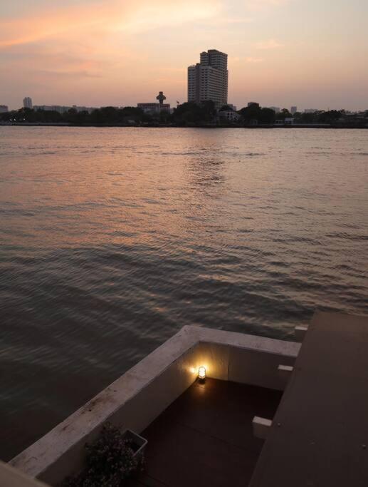Riverfront House/chao Phraya River/baan Rimphraya *