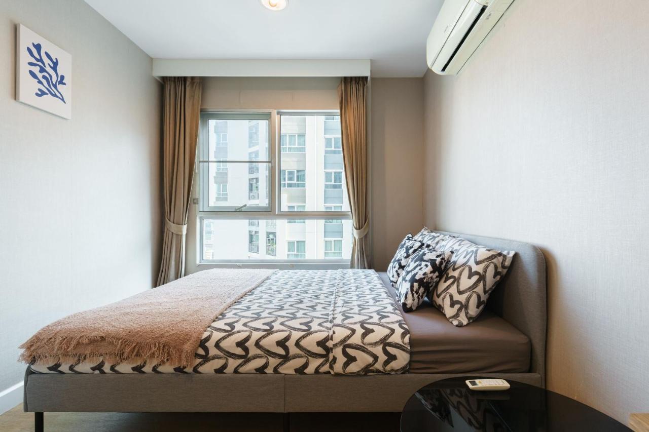 Internet Celebrity Train Night Market Swimming Pool Free Wifi Mrt 100m Apartment Bangkok