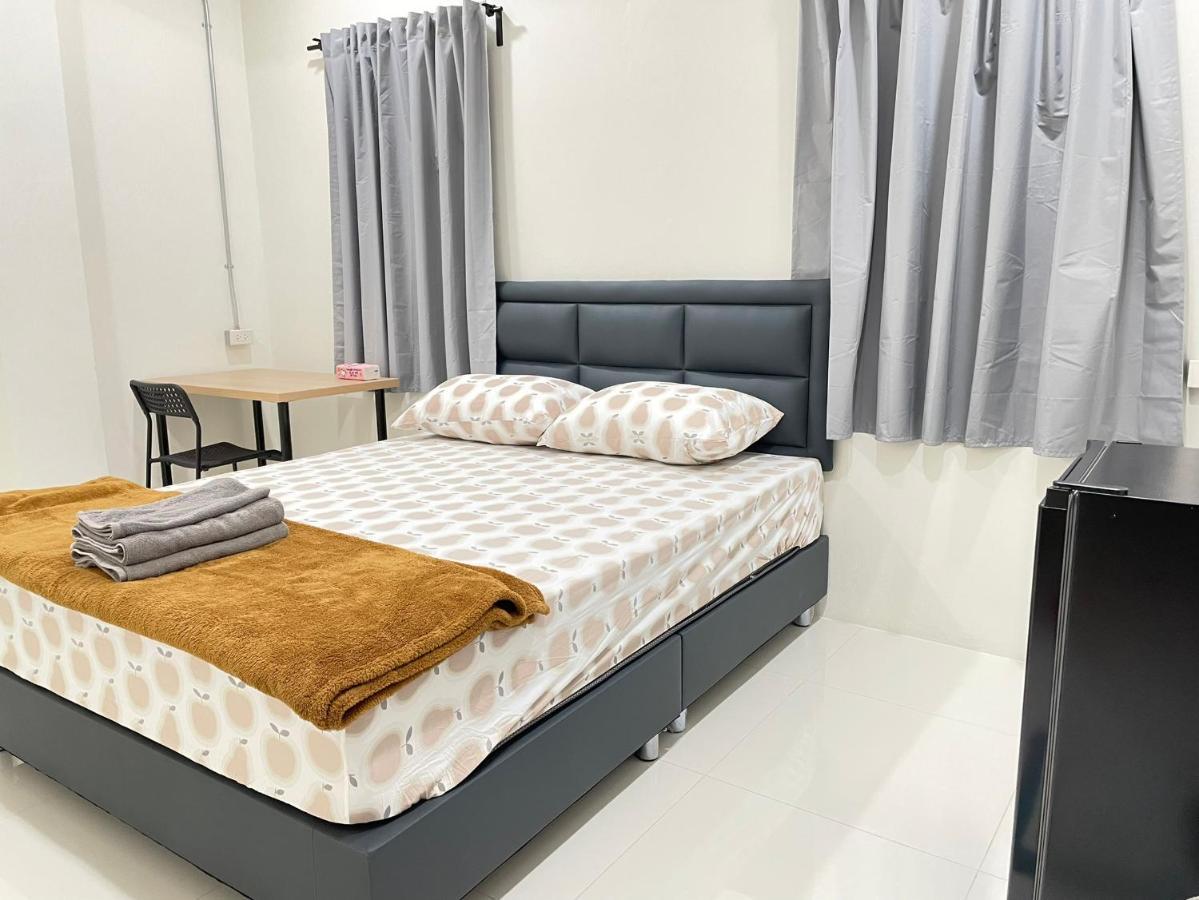 Pangsapuri 808 *