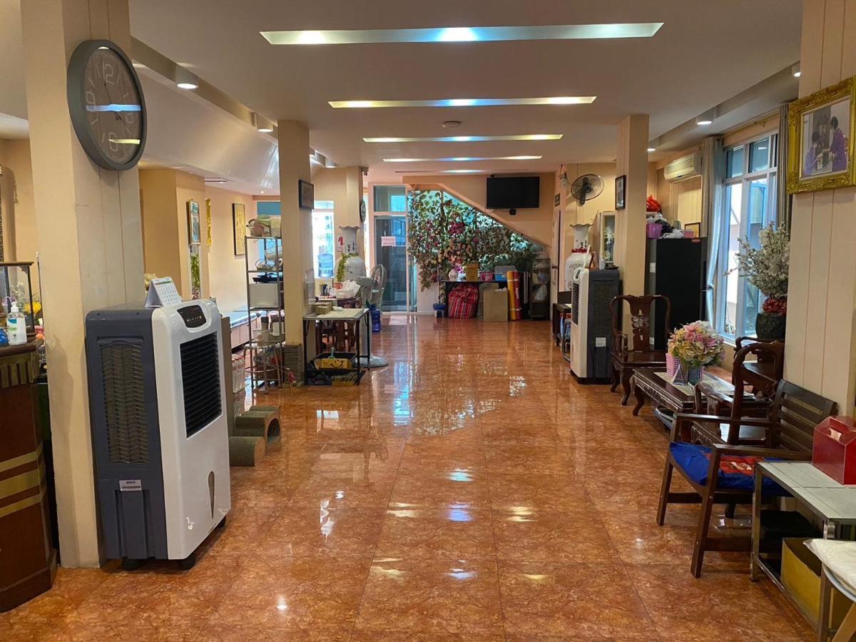 S.e.t Thanmongkol Guest house