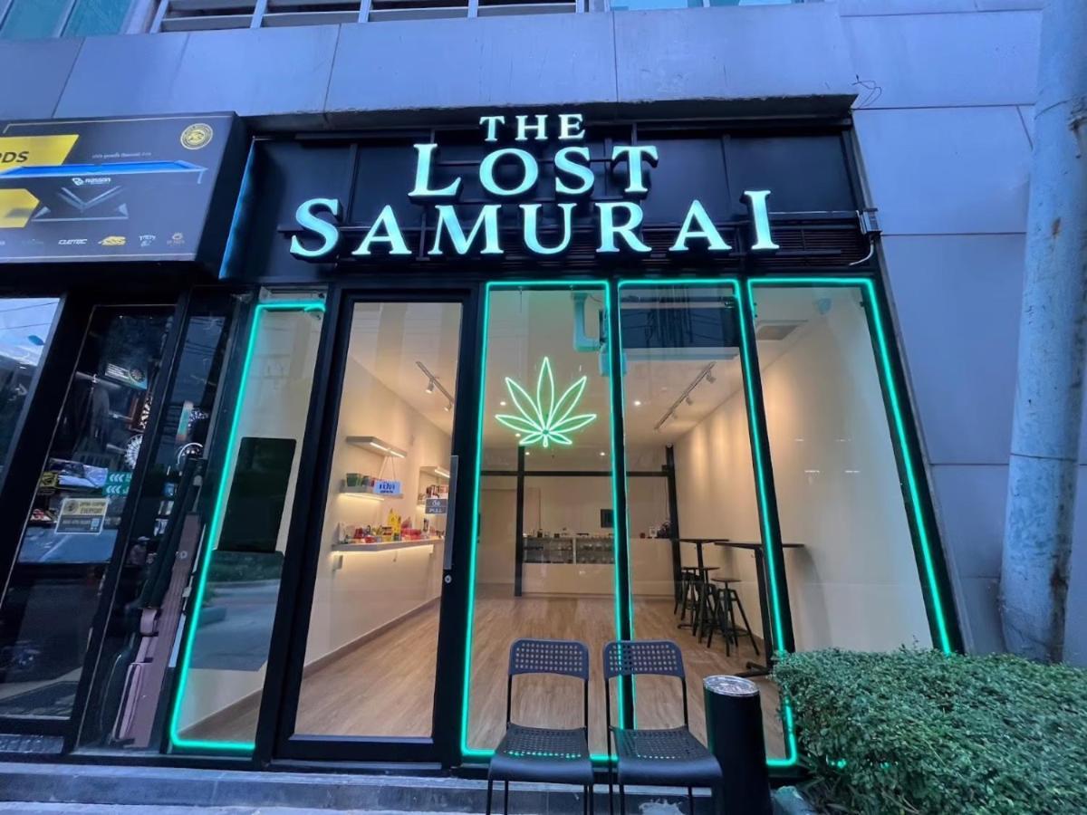 Cozy Studio Walk To Bts Free Wi-Fi Great Location *