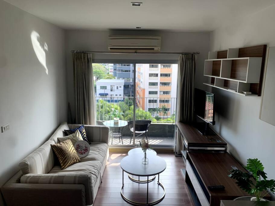 Bts Phrom Phomg /sukhumvit Road Apartamento