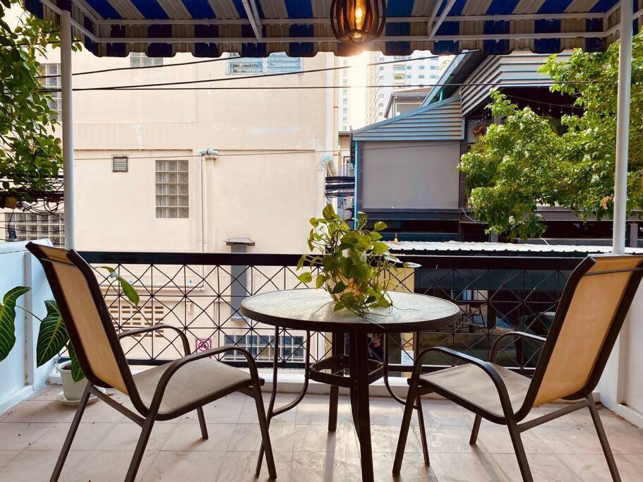 Flip Flop In Townhouse Rumah percutian Bangkok