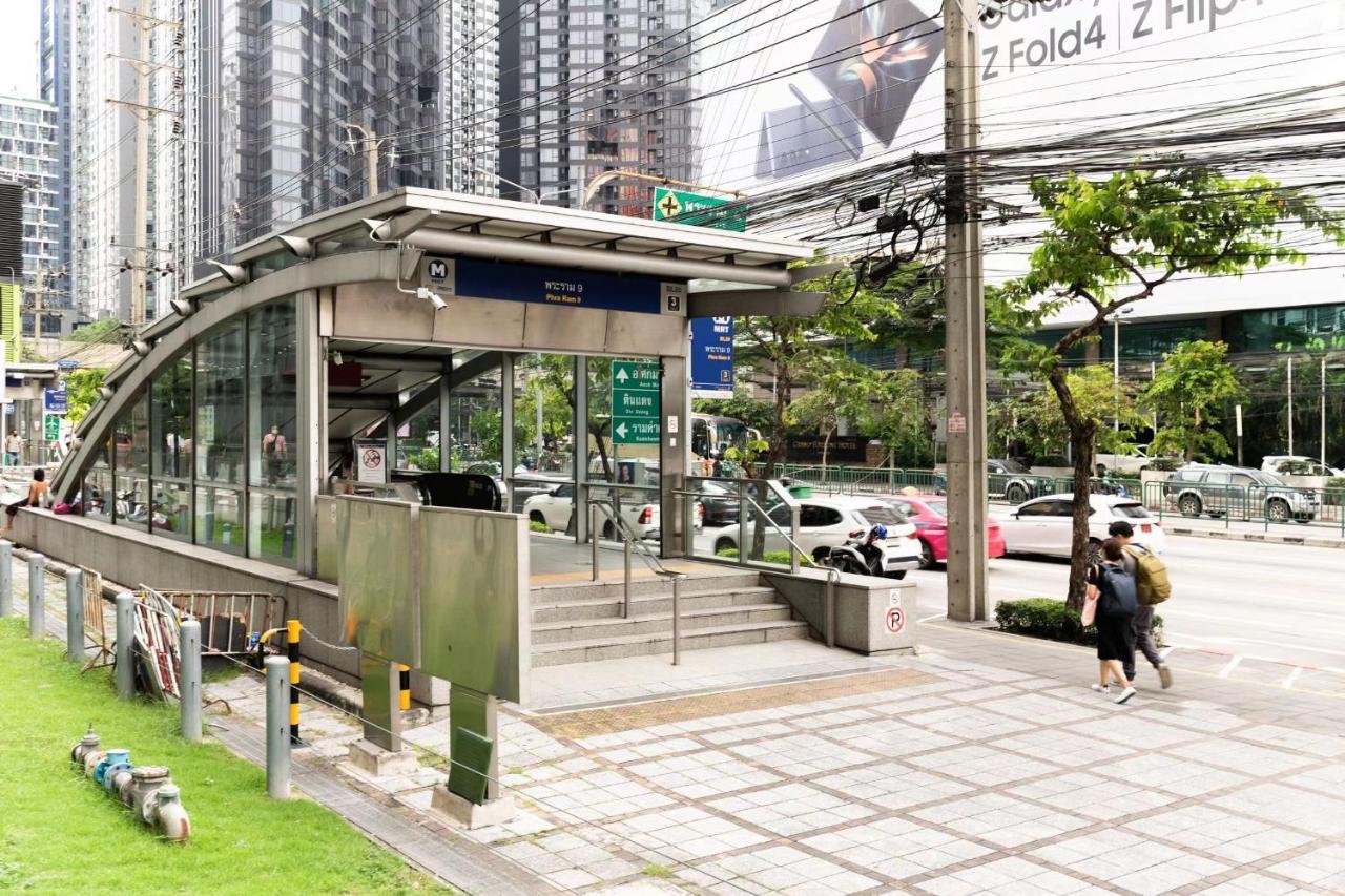 Internet Celebrity Train Night Market Swimming Pool Free Wifi Mrt 100m Bangkok
