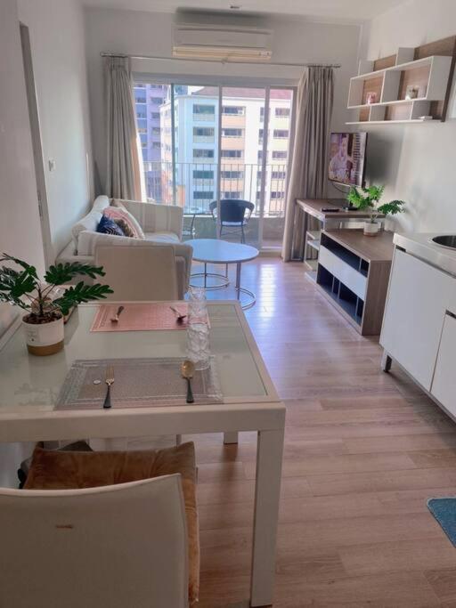Apartamento Bts Phrom Phomg /sukhumvit Road