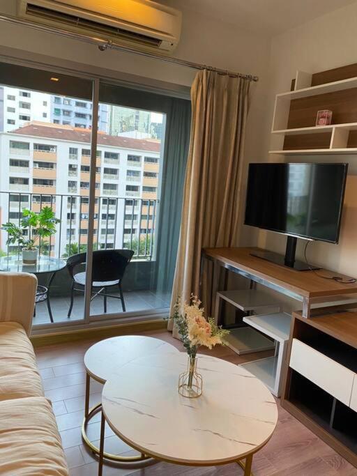 Bts Phrom Phomg /sukhumvit Road Banguecoque