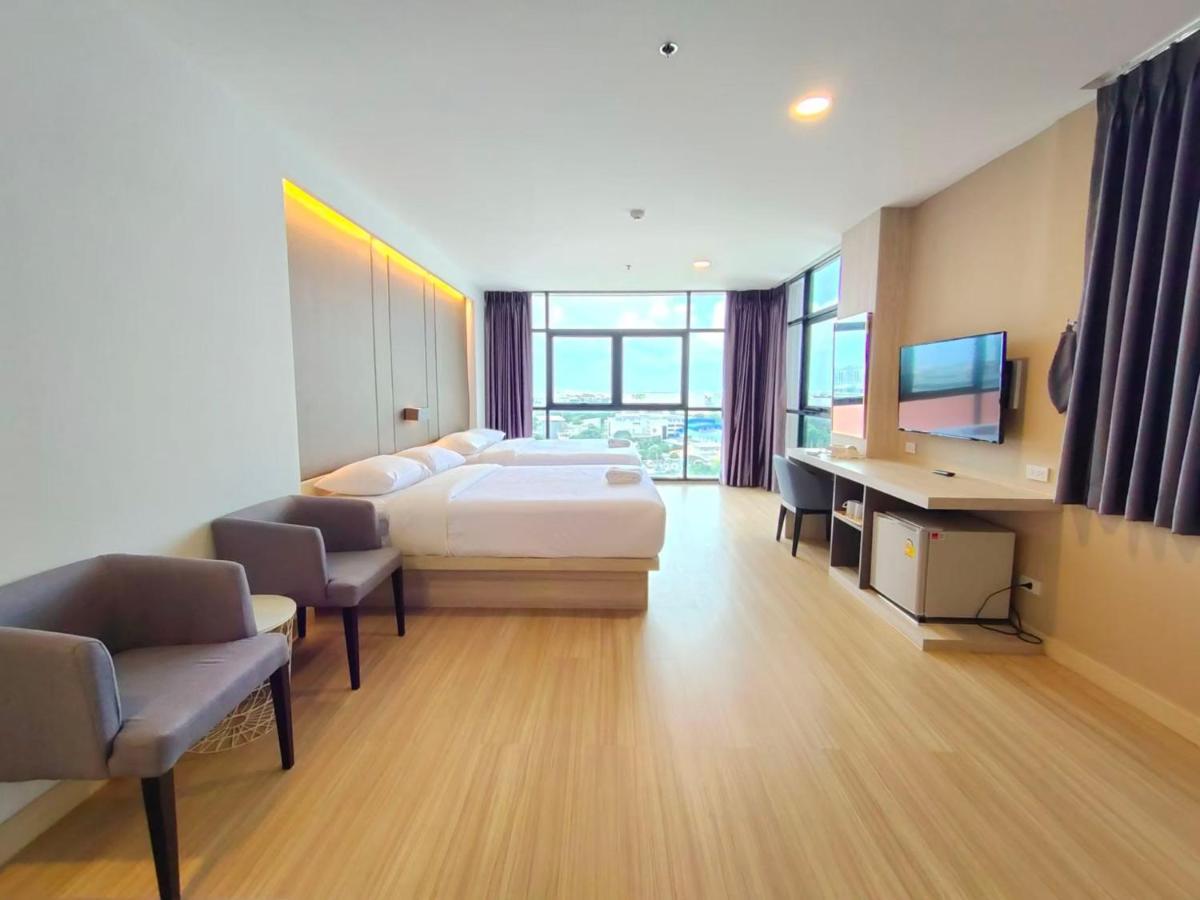 Ebina House - Sha Extra