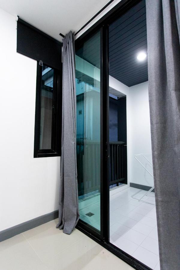 P3 Silom Large 2beds Full Kitchen Wifi 4-6pax * Bangkok