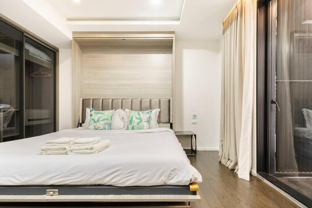 Modern Room,sky Pool, Bts Asok,sukhumvit Apartment