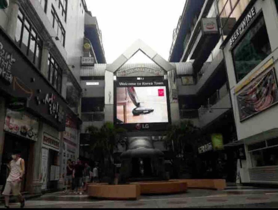 Modern Room,sky Pool, Bts Asok,sukhumvit *