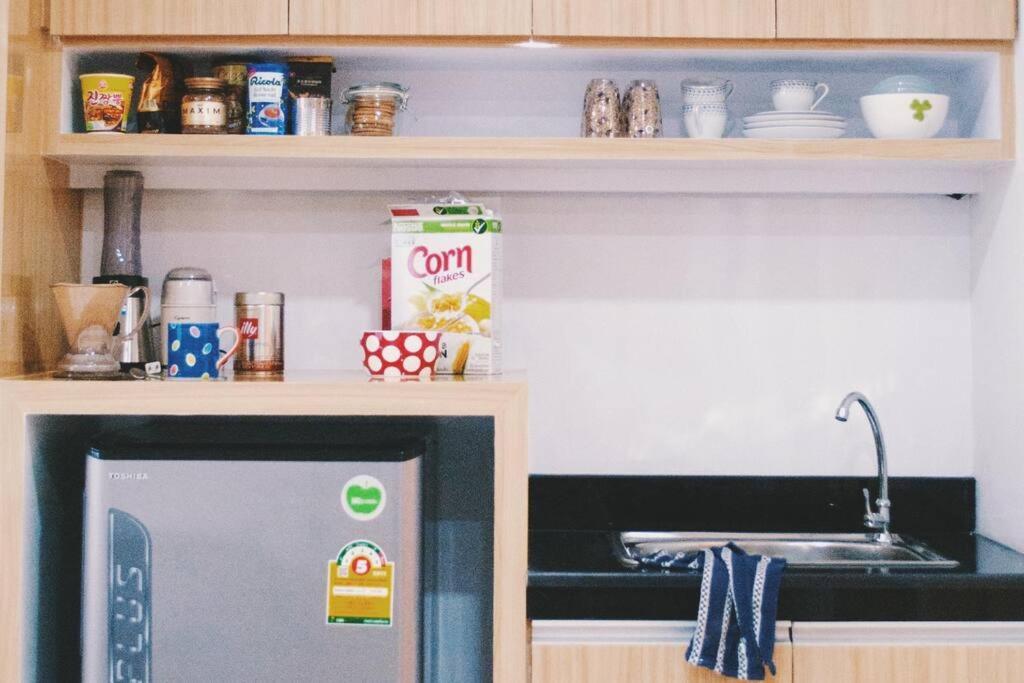 Double Studio, Private Bath, Shared Kitchen With Local Family By Pillows & Purrs * Bangkok