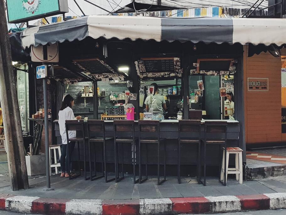Double Studio, Private Bath, Shared Kitchen With Local Family By Pillows & Purrs Apartment Bangkok