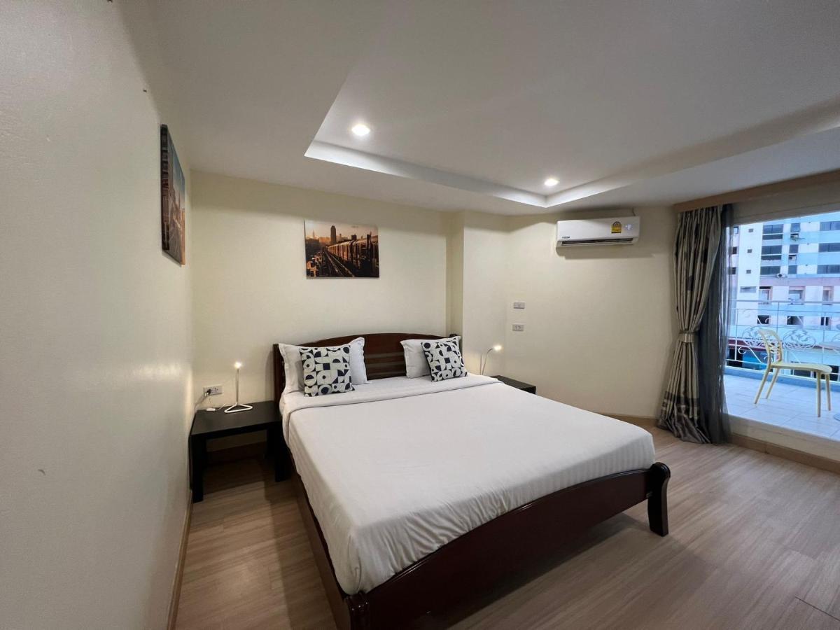 V Check Sukhumvit 22