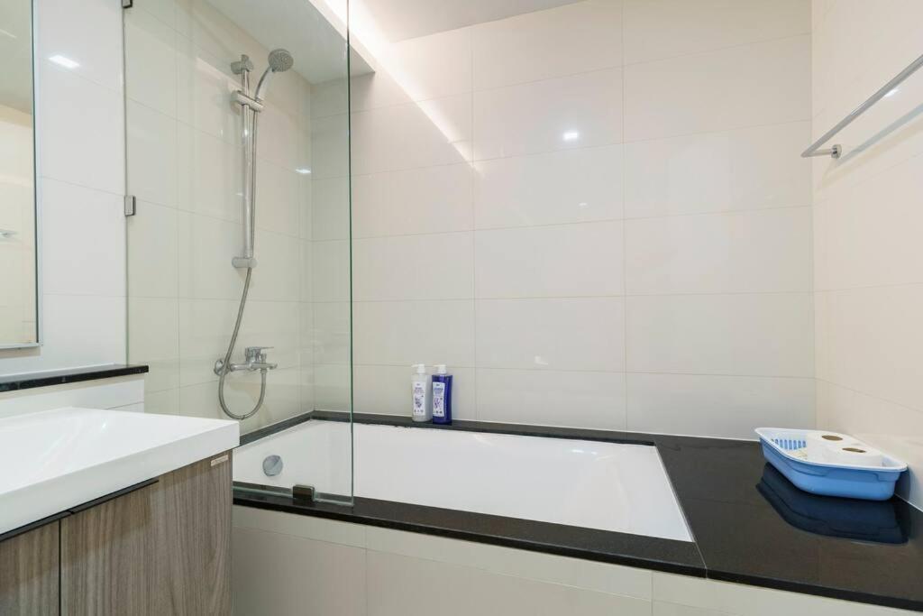 Modern Room,sky Pool, Bts Asok,sukhumvit * Bangkok