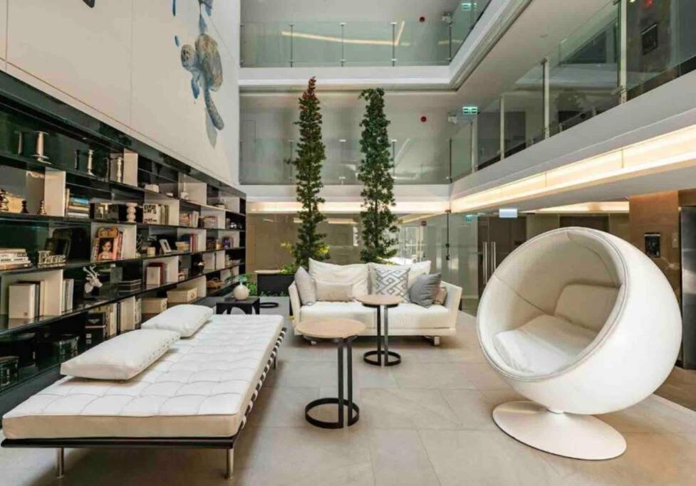 Modern Room,sky Pool, Bts Asok,sukhumvit Apartment