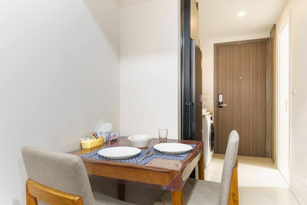 Modern Room,sky Pool, Bts Asok,sukhumvit Apartment Bangkok