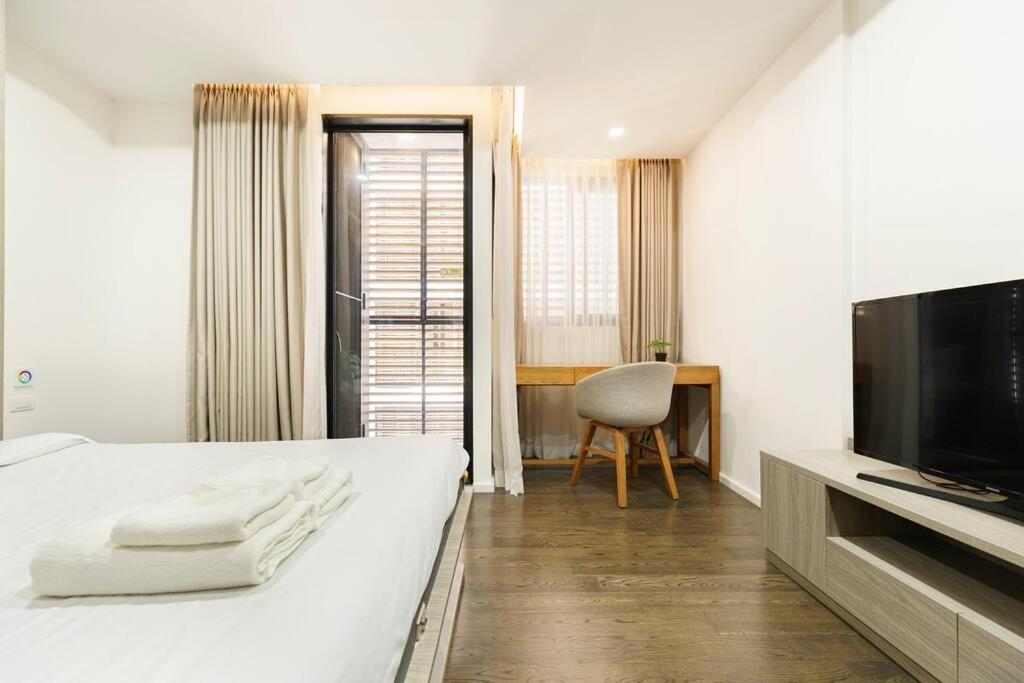 Modern Room,sky Pool, Bts Asok,sukhumvit