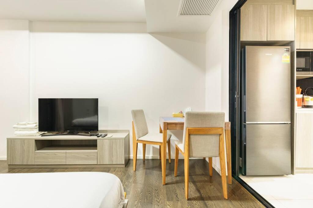 Modern Room,sky Pool, Bts Asok,sukhumvit * Bangkok