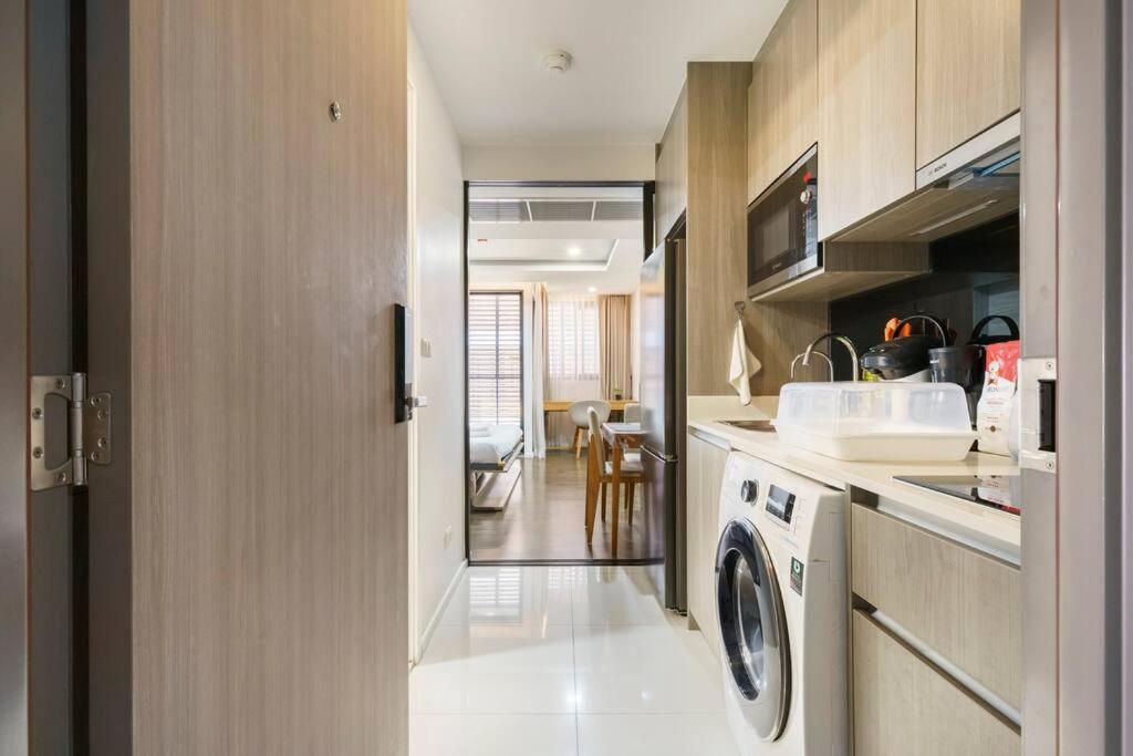 Apartment Modern Room,sky Pool, Bts Asok,sukhumvit *