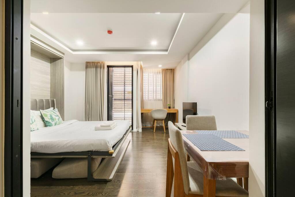 Modern Room,sky Pool, Bts Asok,sukhumvit * Bangkok