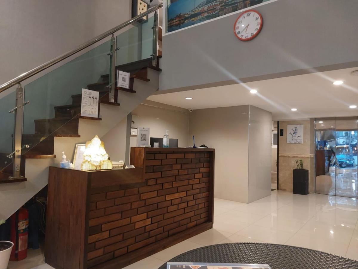 V Check Sukhumvit 22 Hotel