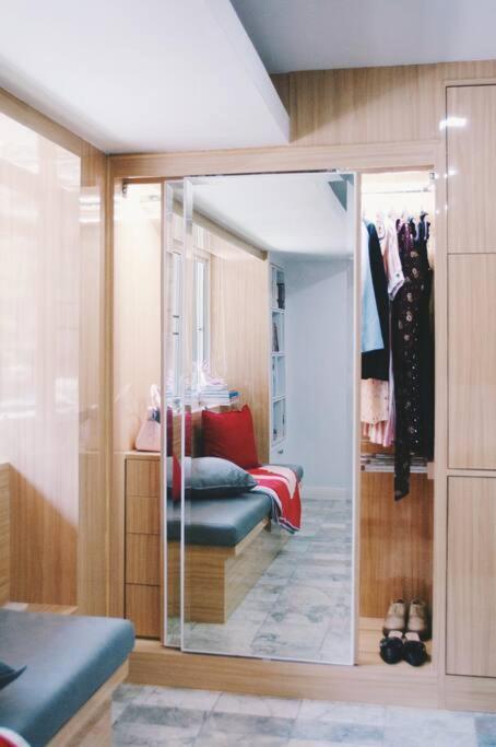 Apartment Double Studio, Private Bath, Shared Kitchen With Local Family By Pillows & Purrs *