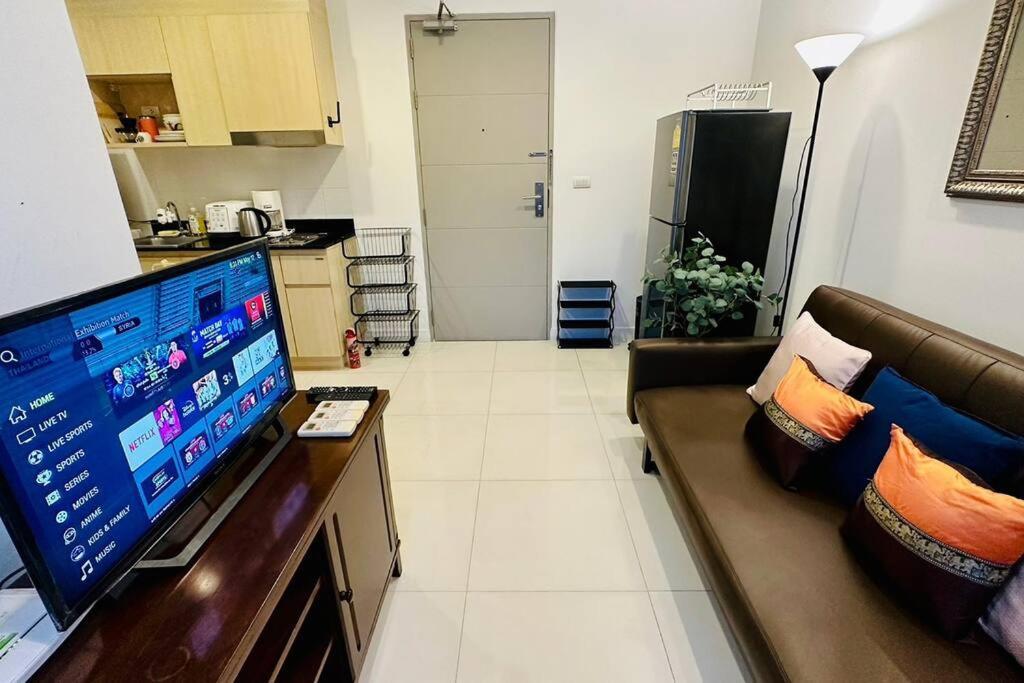 High-class 2bed Skyview Just 1-step From Bts Onnut Apartemen *