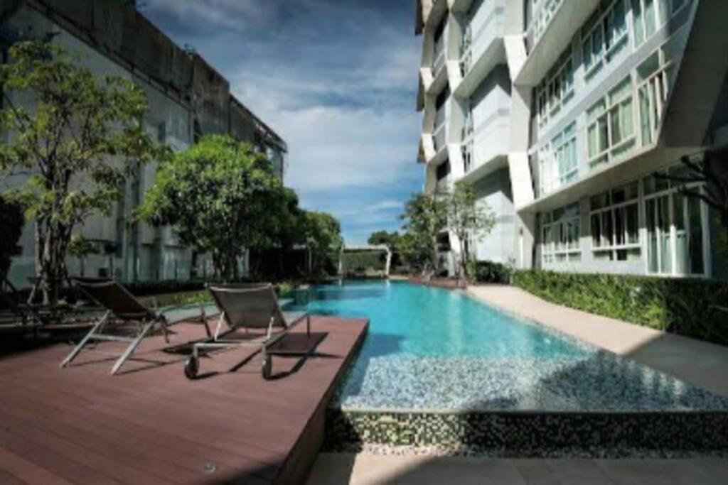 Apartemen High-class 2bed Skyview Just 1-step From Bts Onnut Bangkok