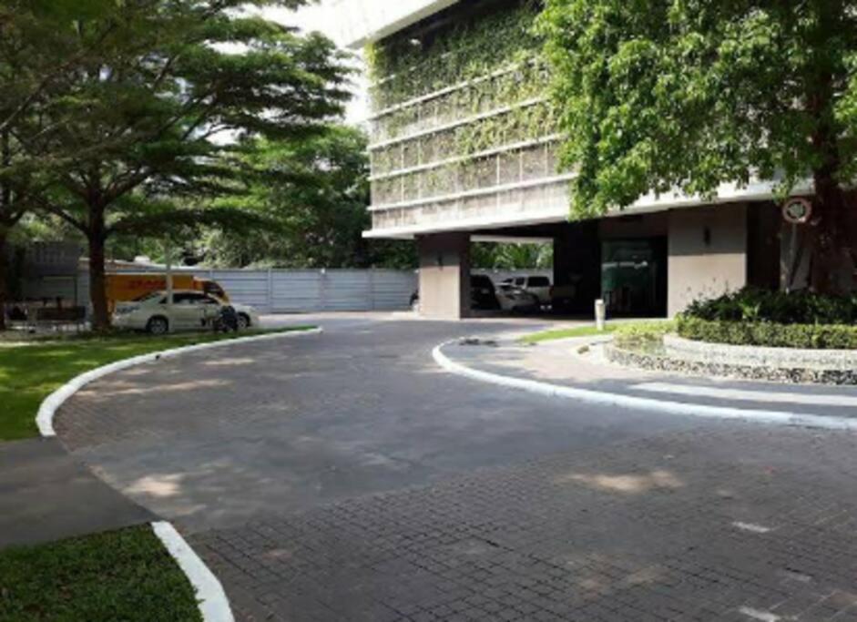 High-class 2bed Skyview Just 1-step From Bts Onnut