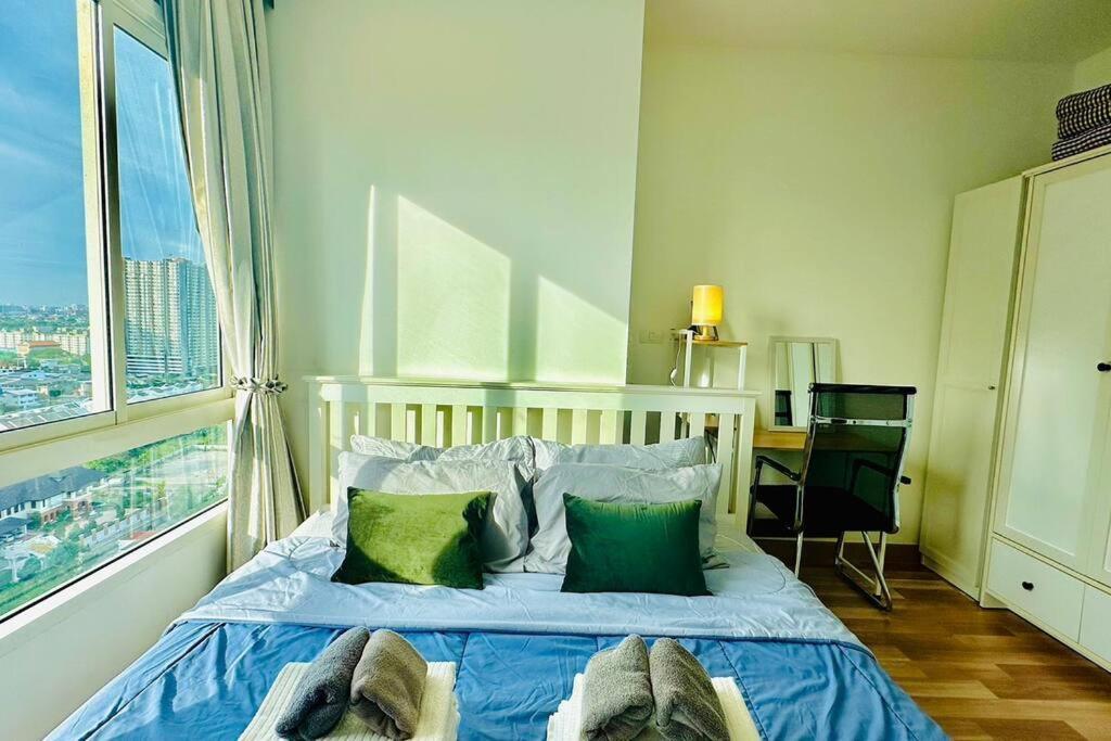 Apartemen High-class 2bed Skyview Just 1-step From Bts Onnut Bangkok