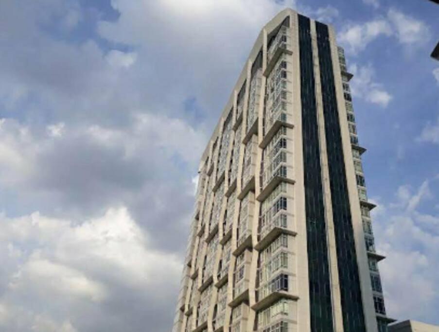 High-class 2bed Skyview Just 1-step From Bts Onnut Apartemen *
