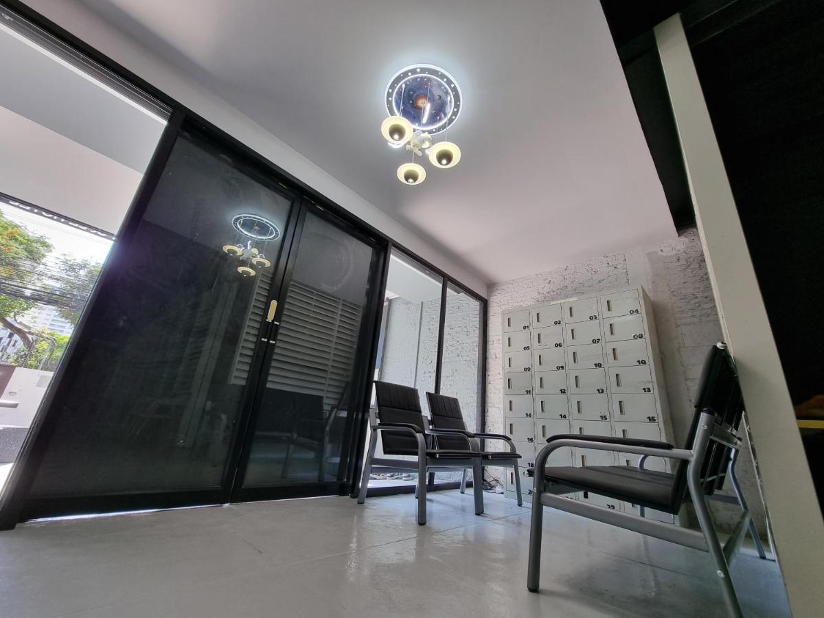Met A Space Pod @phrom Phong * Bangkok